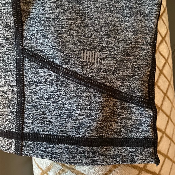 Victoria’s Secret VSX Sexy Sport KNOCKOUT Crop LEGGINGS S - Picture 9 of 11